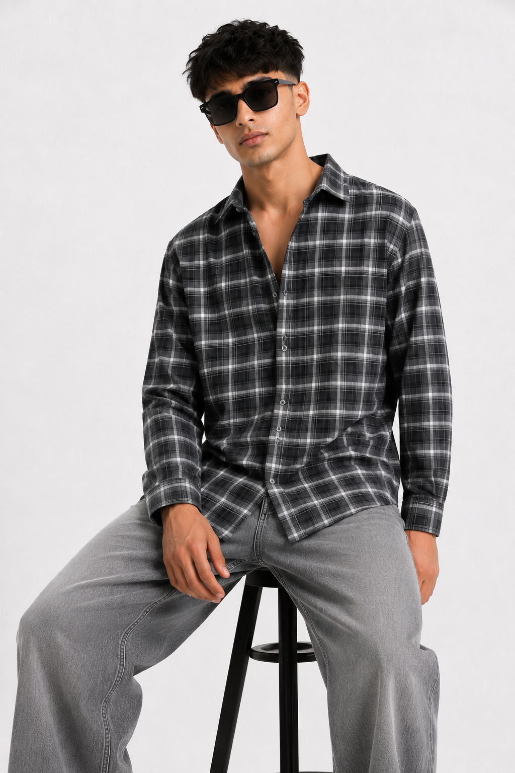 Men's Black & White Textured Checked Full Sleeve Shirt